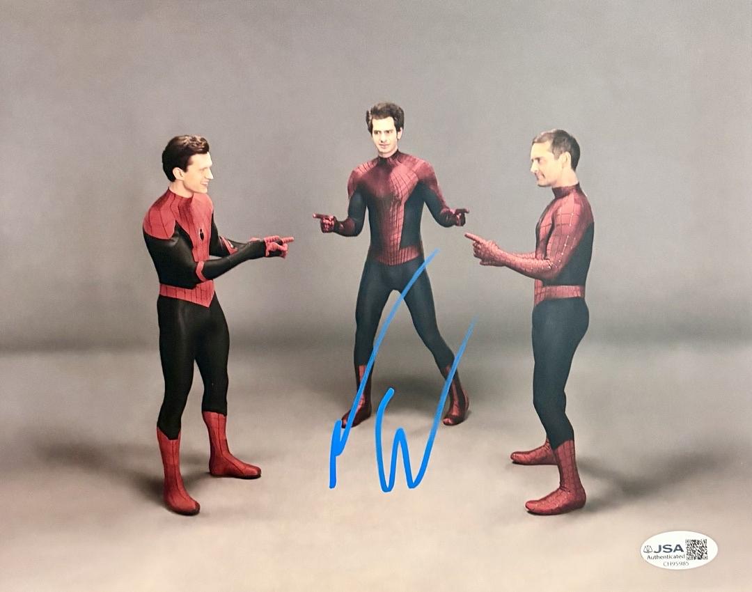 Andrew Garfield signed 8x10 (Spiderman) - JSA COA